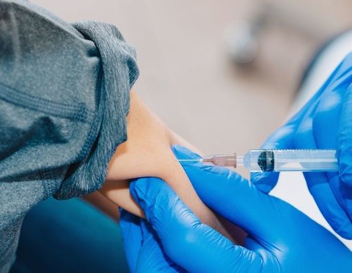 Risiko Suntik Vaksin Kosong bagi Kesehatan Tubuh