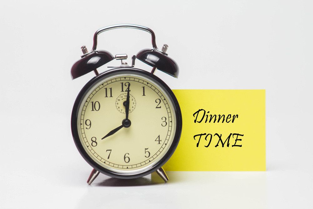 Kapan Jam Terakhir Boleh Makan Malam?