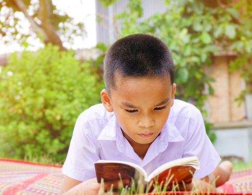 Kenali Gejala Mata Minus pada Anak