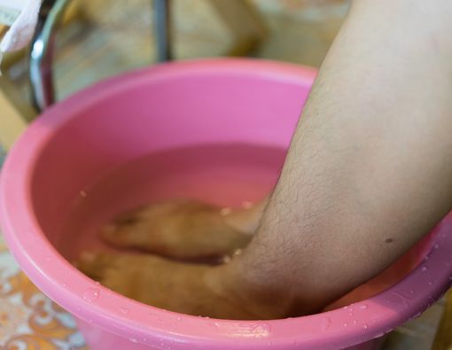 Cantengan Bisa Sembuh dengan Direndam Air Garam?