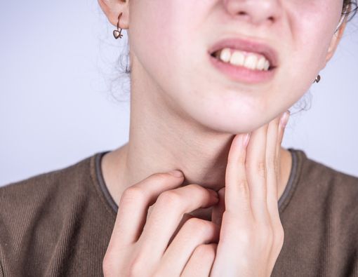 Cara Mengatasi Sariawan di Tenggorokan