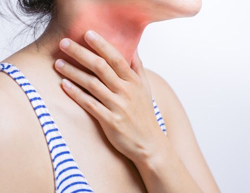 Cara Atasi Radang Tenggorokan dengan Pengobatan Alami