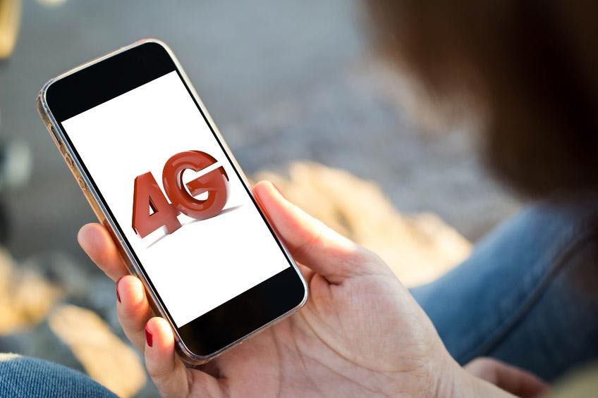 Ponsel 4G Berisiko Sebabkan Kanker Otak