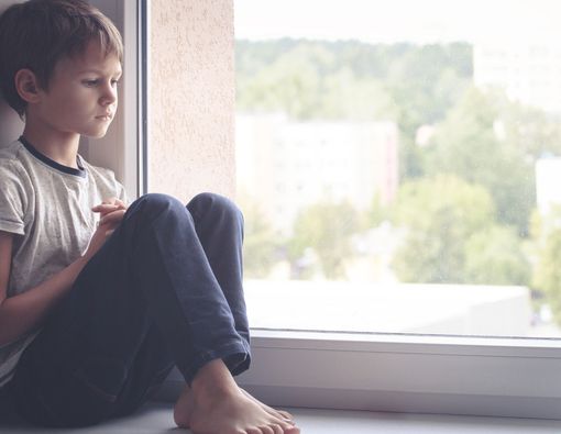 Apakah Anak yang Sedih Rentan Mengalami Emotional Eating?