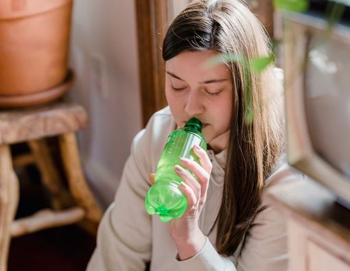 Minum Soda Setelah Berhubungan Seks, Apakah Bisa Cegah Kehamilan