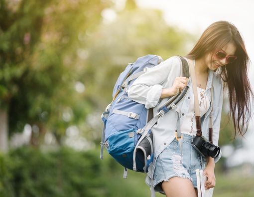 Hindari 5 Makanan Penyebab Sakit Perut Ini Saat Traveling