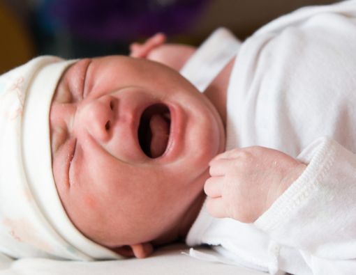 Tips Mengatasi Radang Tenggorokan pada Bayi