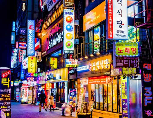 Longgarkan Aturan, Muncul Klaster COVID-19 Baru di Itaewon, Korsel