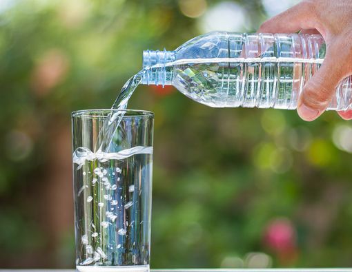 Rumor Air Mineral Bisa Nyetrum Akibat Kaya Zat Besi, Ini Penjelasannya!