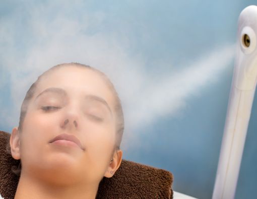 Bukan Menghilangkan Pilek, Ini Manfaat Uap Hangat untuk Kulit Wajah