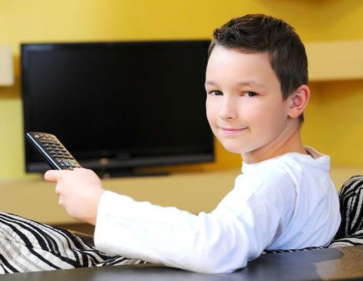 Apakah Televisi Harus Disingkirkan dari Anak?