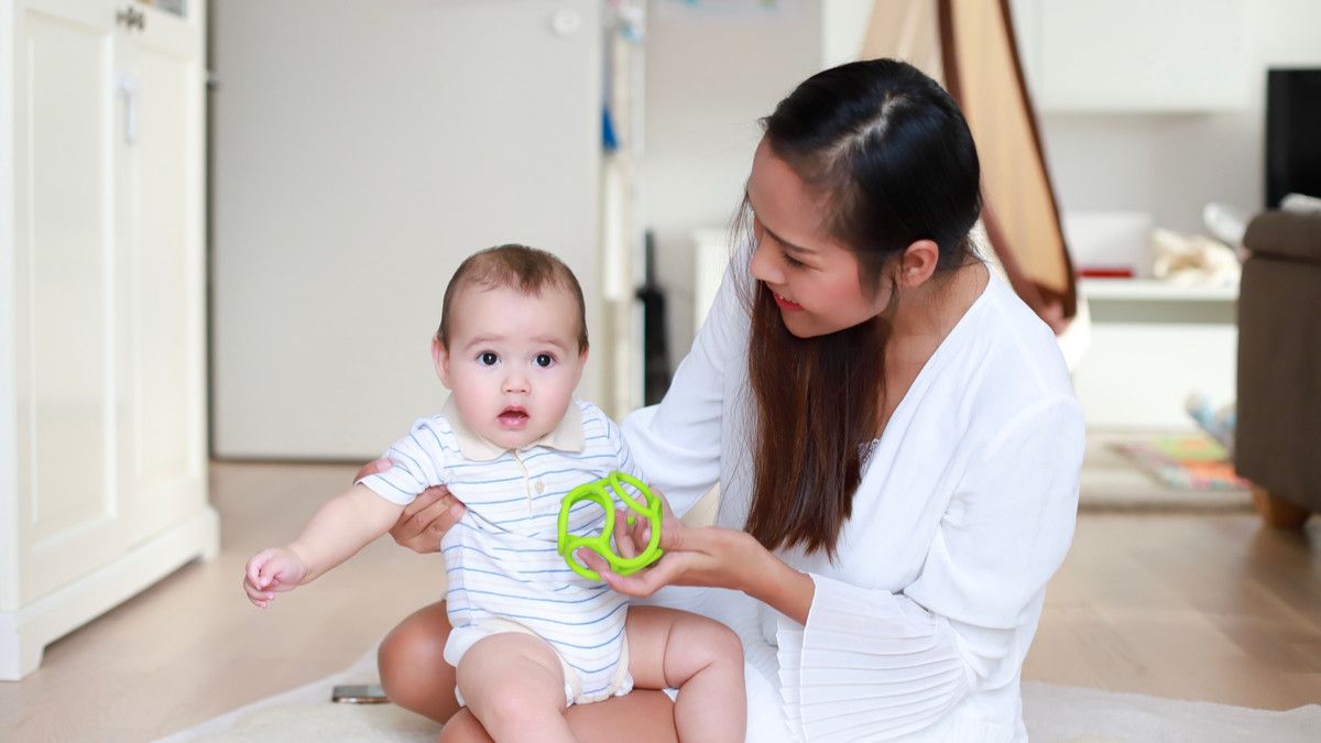 Ragam Manfaat Memiliki Pengasuh Anak di Rumah
