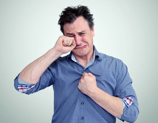 Waspadai 5 Tanda Anda Mengalami Patah Hati yang Parah