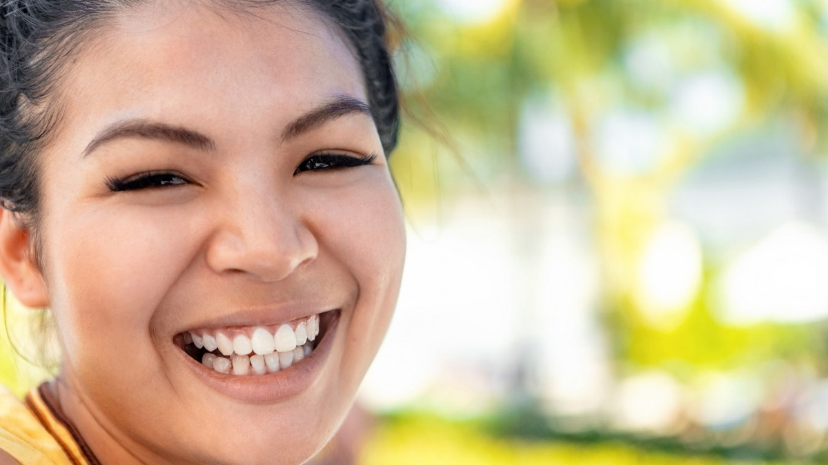 Cara Memutihkan Gigi dengan Jeruk Nipis