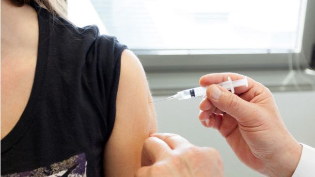 5 Profesi Ini Wajib Disuntik Vaksin Difteri (Antonio Gravante/Shutterstock)