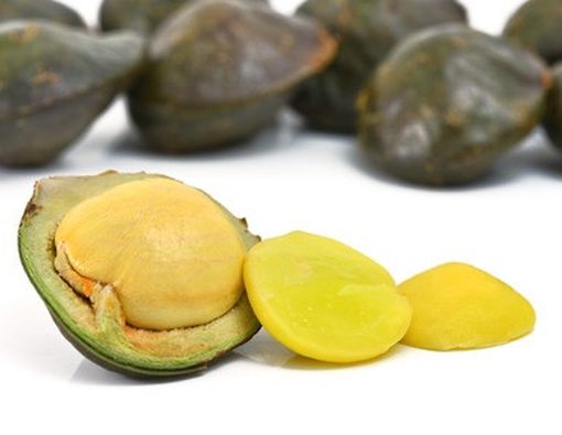 4 Makanan Pemicu Bau Mulut