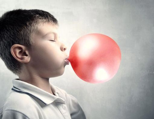 Permen Karet Tertelan, Berbahayakah?