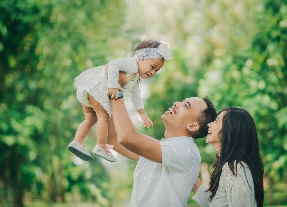 Kiat Mengasuh si Kecil agar Tumbuh Bahagia