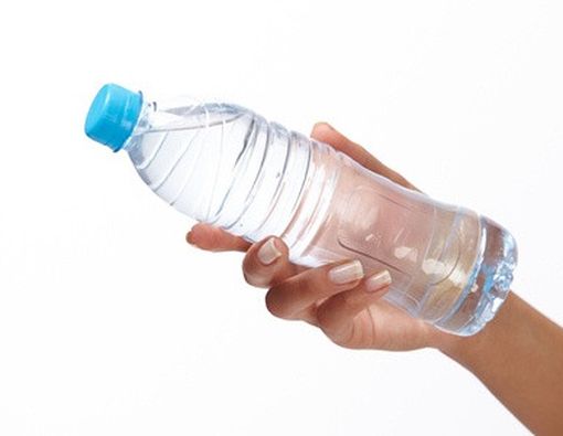 Air Mineral dalam Kemasan Botol dengan Rasa Tertentu, Berbahayakah?