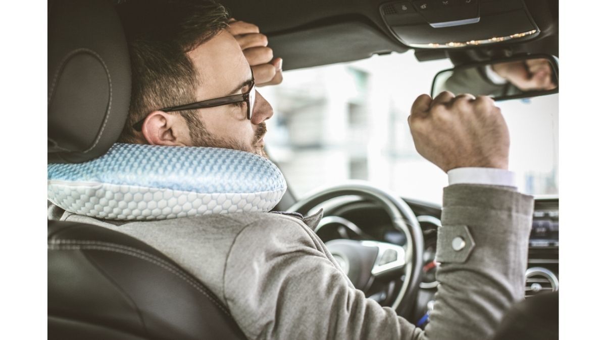 Lima Gerakan Peregangan yang Bisa Dilakukan di Mobil Saat Macet
