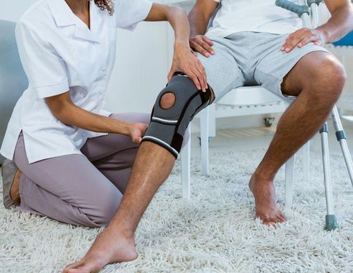 Sakit Lutut, Istirahat Total atau Tetap Beraktivitas?