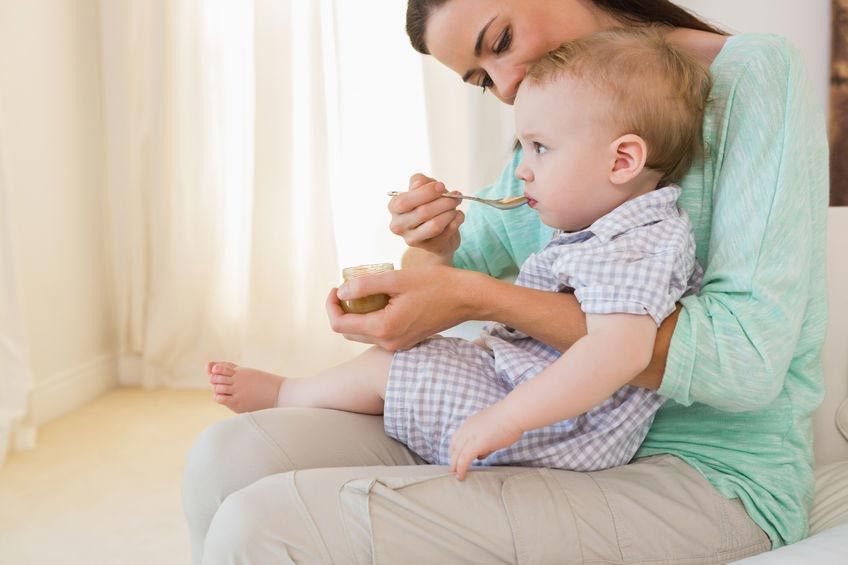 Jangan Ajak Anak Makan Sambil Bermain
