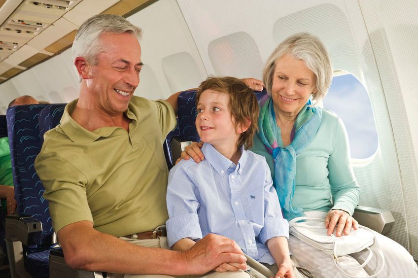 Aman Bepergian Naik Pesawat Bersama Anak Alergi