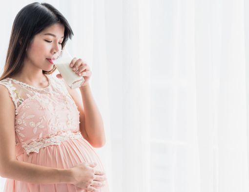 Rajin Minum Susu saat Hamil Bikin Tubuh Bayi Tinggi, Mitos atau Fakta?
