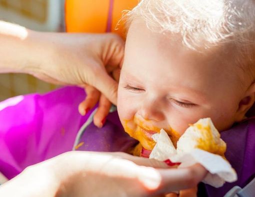 Anak Sering Muntah Saat Makan, Apa yang Salah?