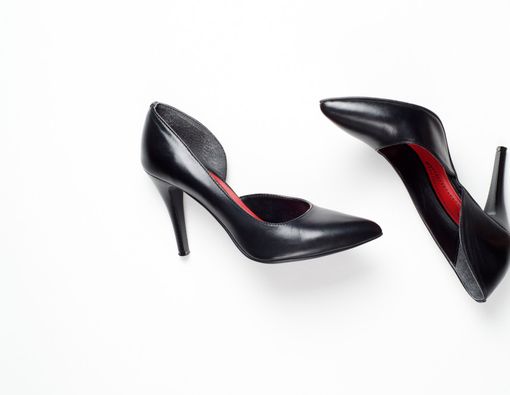 Hamil Muda, Meghan Markle Singkirkan Sepatu High Heels