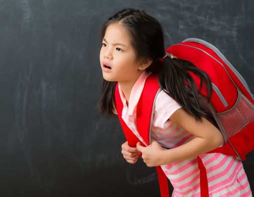 Anak Masuk Sekolah, Waspadai Tas Ransel yang Terlalu Berat