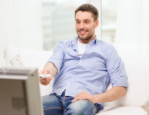 Jarak Ideal Menonton TV agar Mata Tetap Sehat