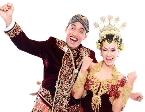 Anda Ingin Sehat? Menikahlah dengan Orang yang Bahagia!