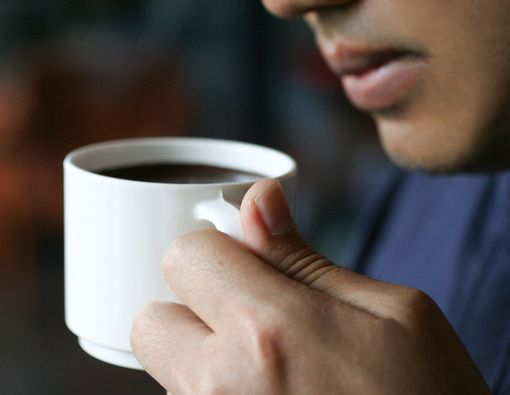 Minum Kopi Saat Buka Puasa dan Sahur, Amankah bagi Kesehatan?