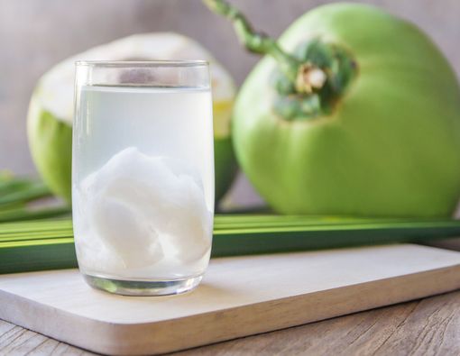 Efektifkah Minum Air Kelapa untuk Mengatasi Demam Berdarah?