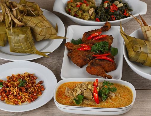 Cara Mudah Hindari Makan Berlebih Saat Lebaran