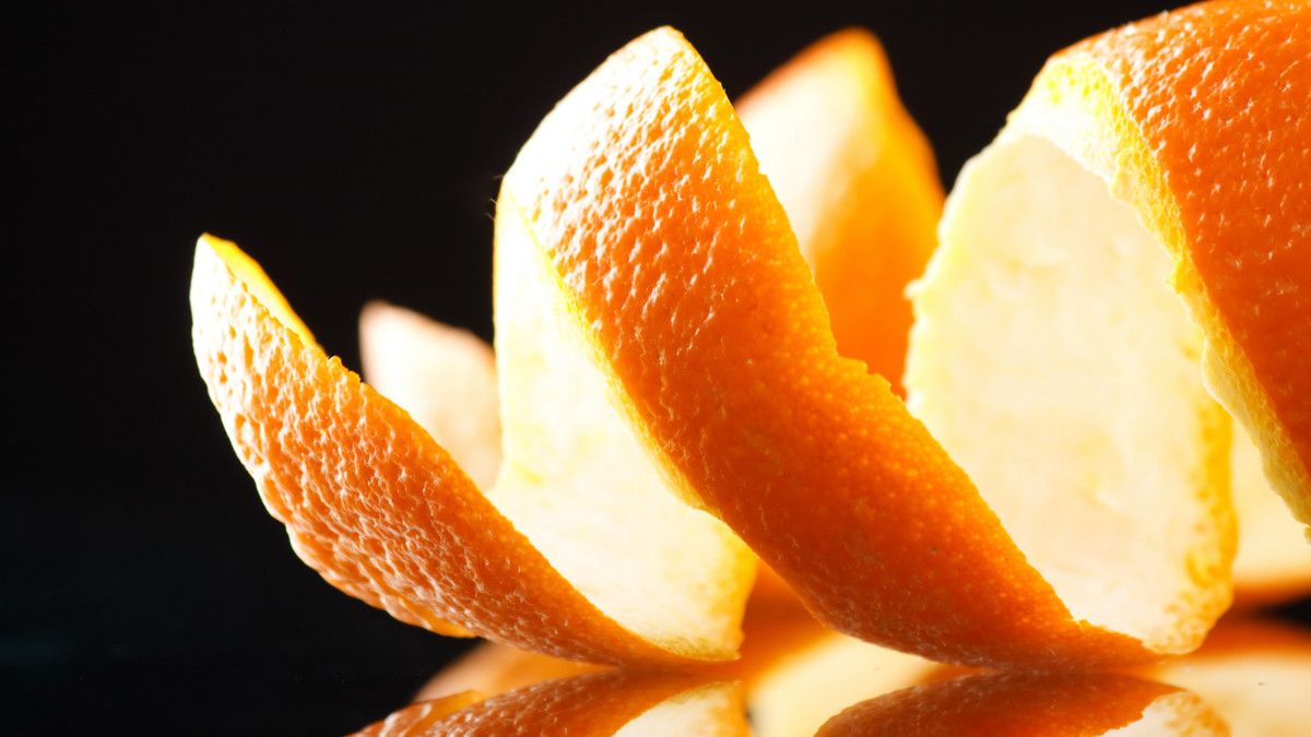 Bukan Bulir ataupun Airnya, Ini 5 Manfaat Kulit Jeruk untuk Kecantikan