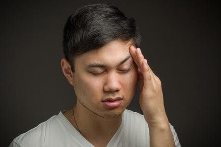 Gejala Sakit Kepala Kronis dan Penyebabnya