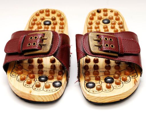 Efektifkah Sandal Refleksologi Kurangi Nyeri Rematik?