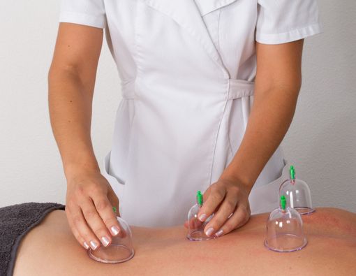 Bahaya di Balik Pengobatan Alternatif