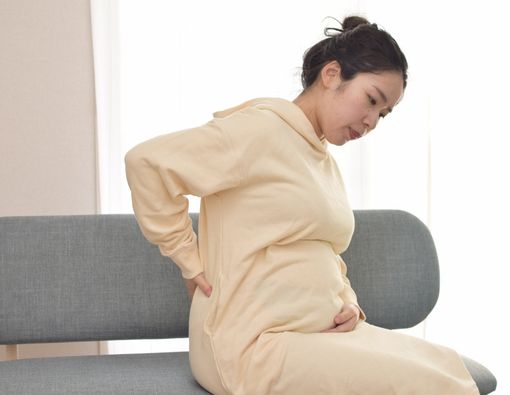 Cara Tepat Atasi Nyeri Pinggang Saat Hamil