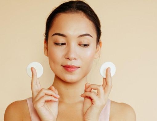 7 Tips Memilih Kosmetik yang Cocok untuk Kulit Berminyak