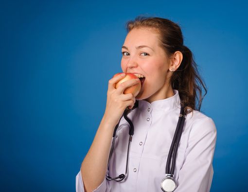 5 Makanan Sehat bagi Perawat untuk Cegah Badan Lemas