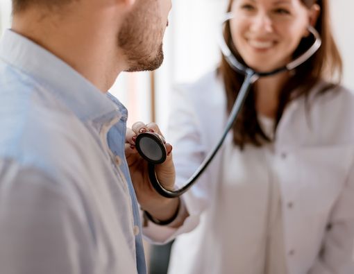 6 Tanda Kanker Paru yang Bisa Anda Lihat