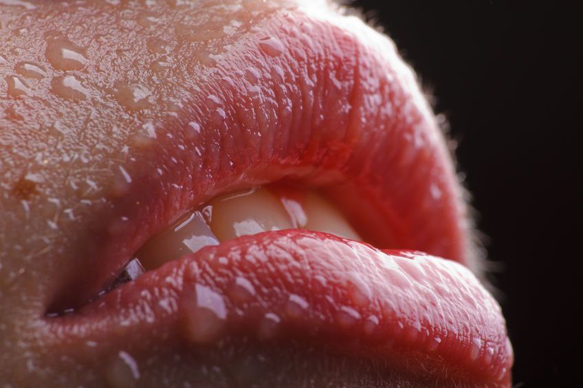 Miliki Bibir Merah dan Lembap dengan Cara Ini
