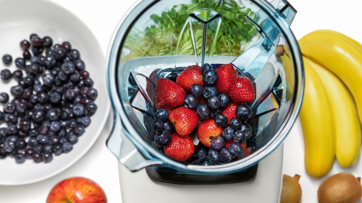 Mengolah Buah, Lebih Sehat Pakai Juicer atau Blender? KlikDokter