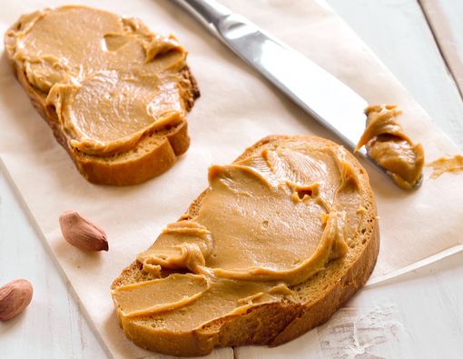 Selai Kacang Tanah Vs Kacang Almon, Mana yang Lebih Sehat?