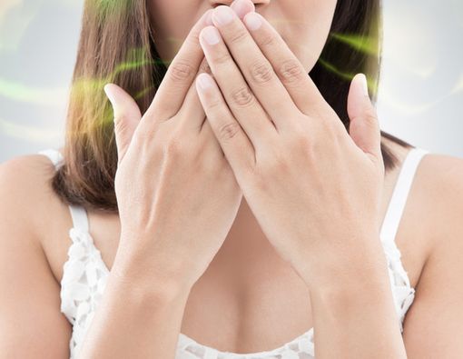 Cara Tepat Menghilangkan Bau Mulut Akibat Alkohol