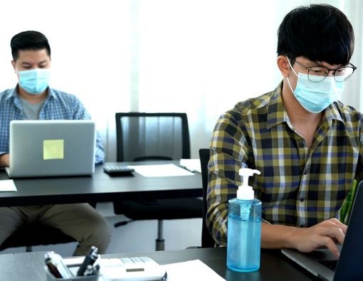 Penyebab Klaster Kantor COVID-19 Meningkat Meski Sudah Vaksinasi