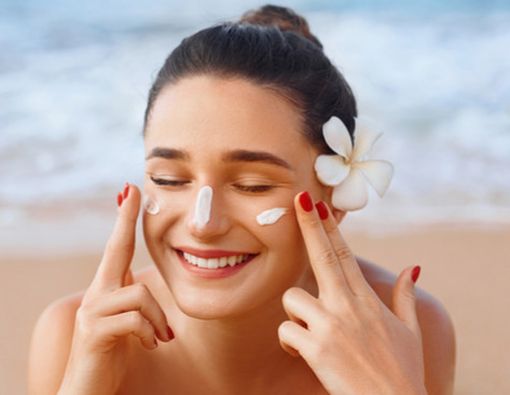 Tips Memilih Tabir Surya yang Aman bagi Kulit